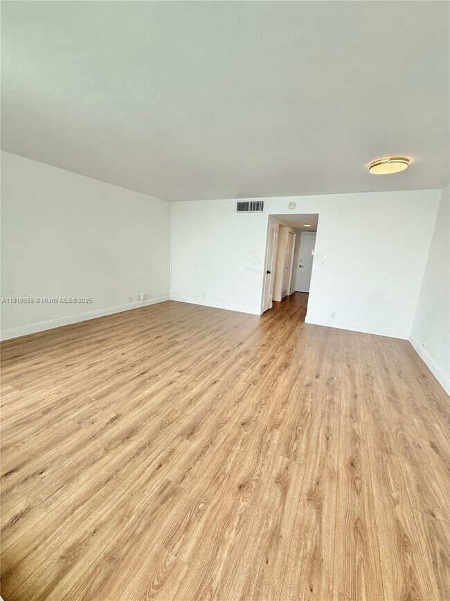 Foto del edificio - 1000 West Ave