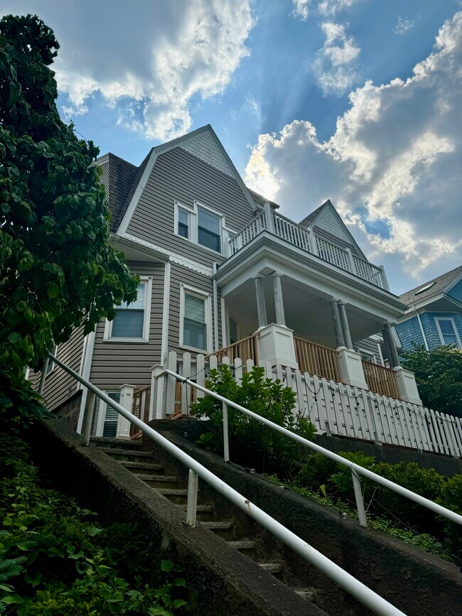 Foto del edificio - 32 Atherton Rd