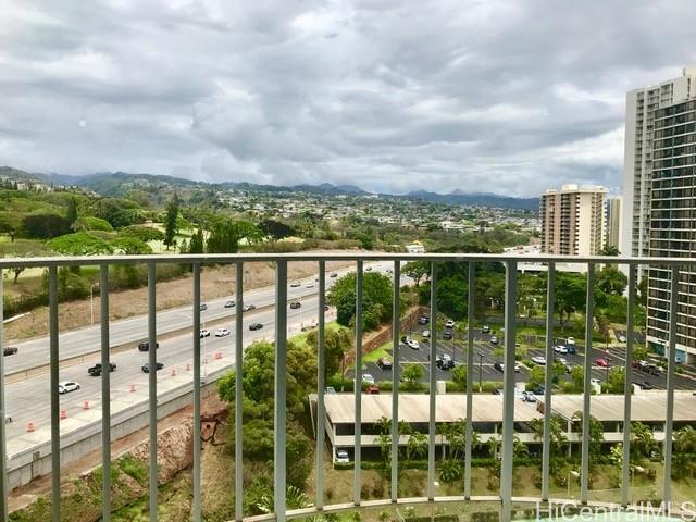 Building Photo - 98-1038-1038 Moanalua Rd