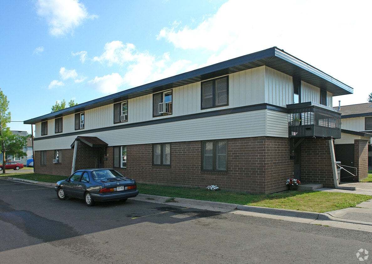 602608 Roosevelt Ave, Superior, WI 54880 Apartments in Superior, WI