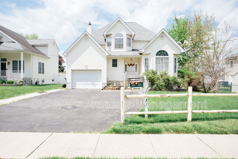 Primary Photo - 1031 Riverton St