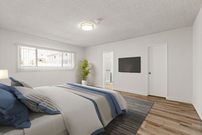 Interior Photo - Encino Towers