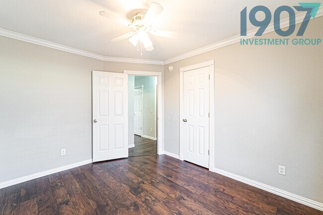 Photo - 1925 Bluegrass Ct House