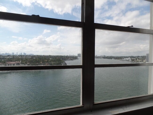 Building Photo - 6770 Indian Creek Dr