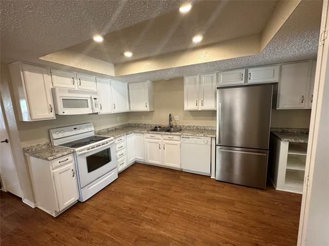 Building Photo - 2806 Spring Valley Dr