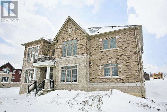 Foto del edificio - 4 bedroom in Millbrook Village ON L0A1G0