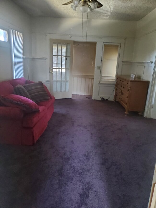 Foto del edificio - 1922 Navarro Ave