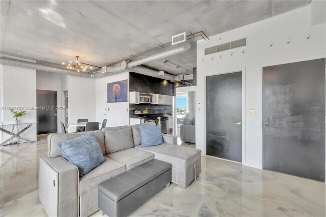 Foto del edificio - 10 SW South River Dr