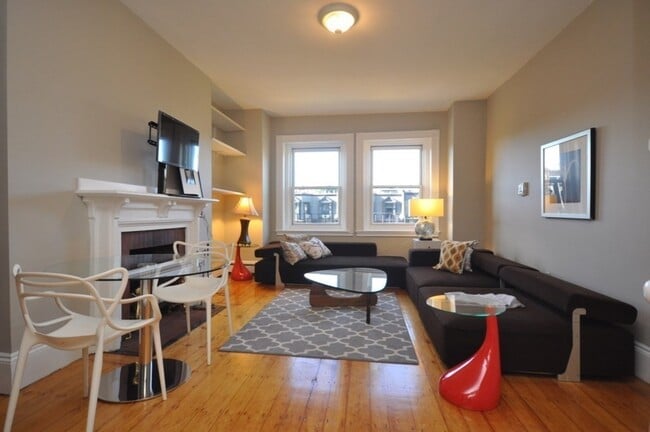 Building Photo - 229 Newbury St