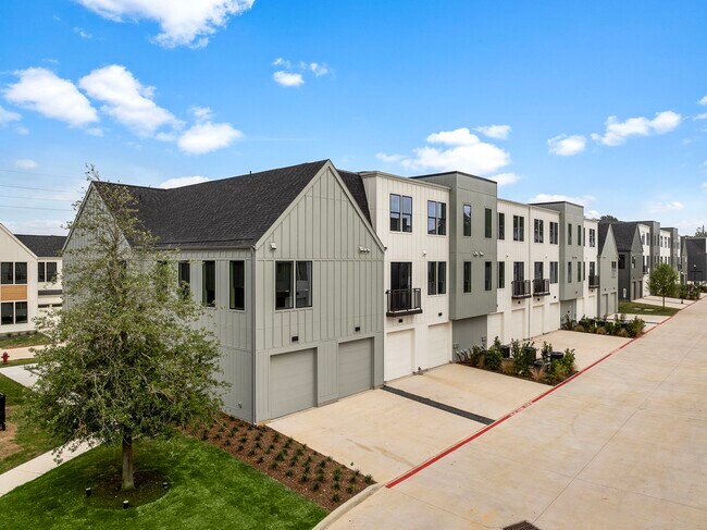 Building Photo - 1941 Sawdust Rd