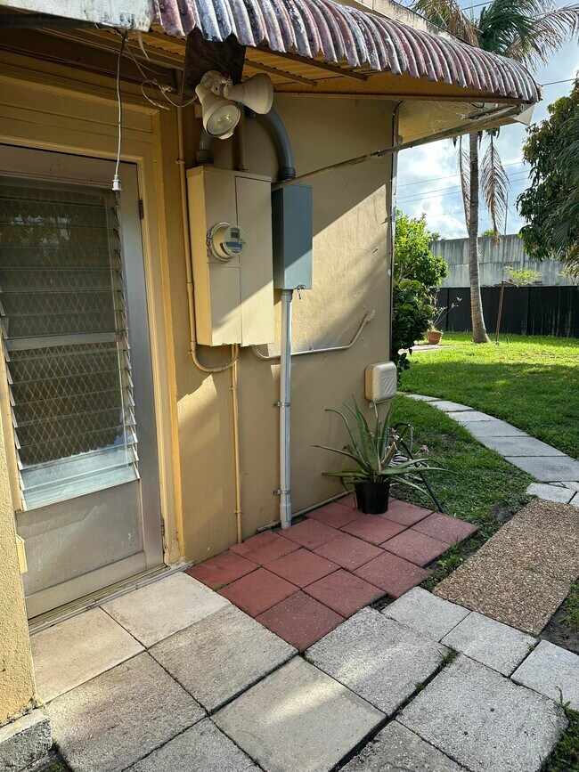 Foto del edificio - 1091 SW 51st Ave