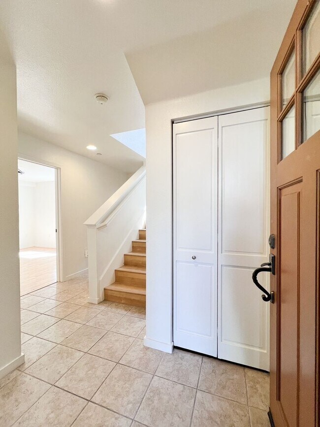 Foto del edificio - Napa Condo with Double Garage & Private Patios