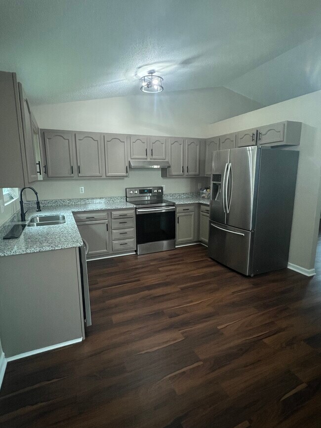 Building Photo - 1625 Hill Ct