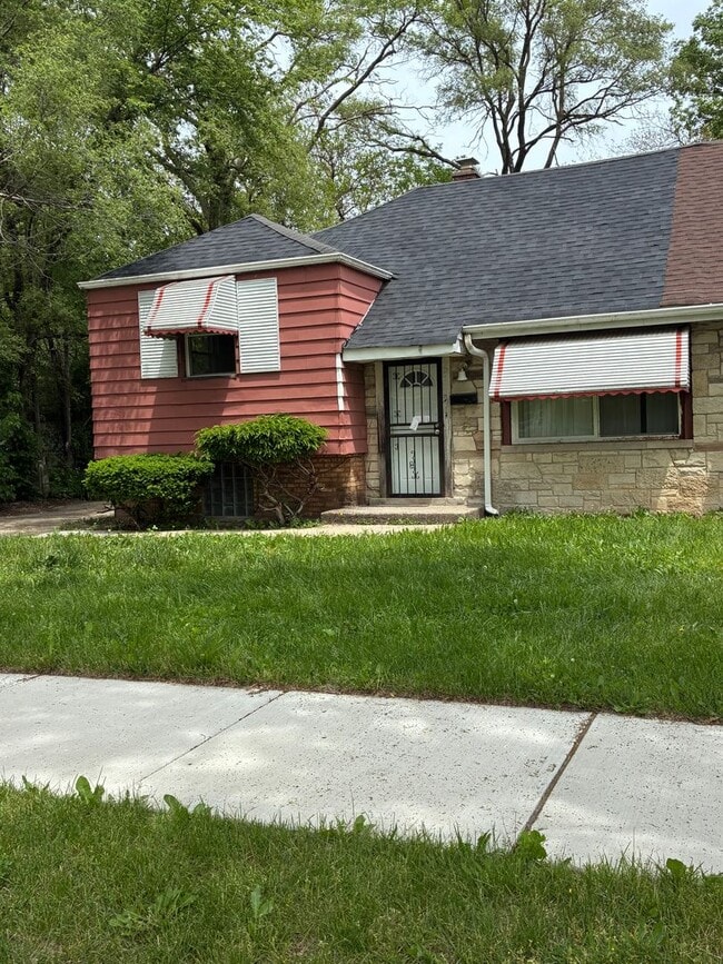 Building Photo - 9713 S Oglesby Ave