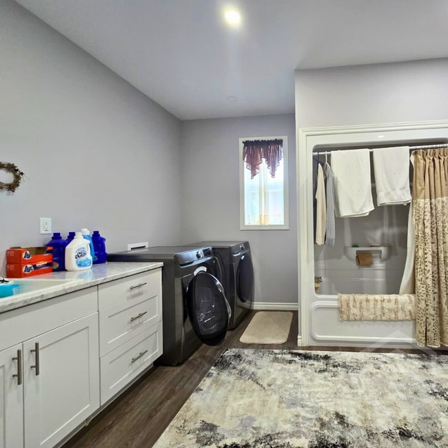 Building Photo - 3-Bedroom Bangalow in St. Thomas!!
