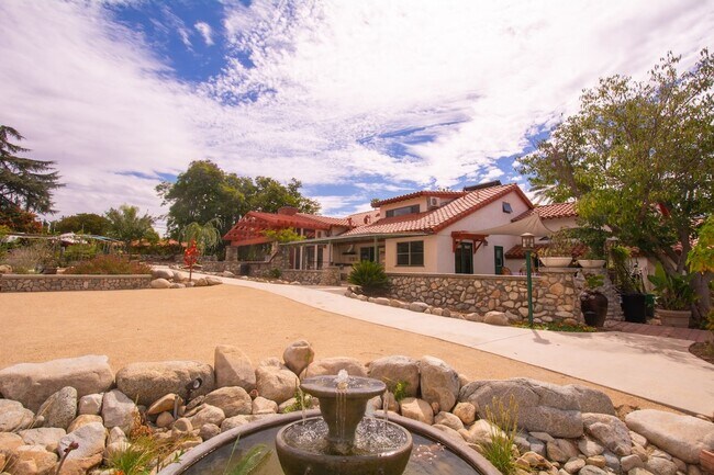 Foto del edificio - 3643 N Mills Ave