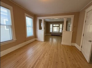 Building Photo - 1068 N Woodbridge St