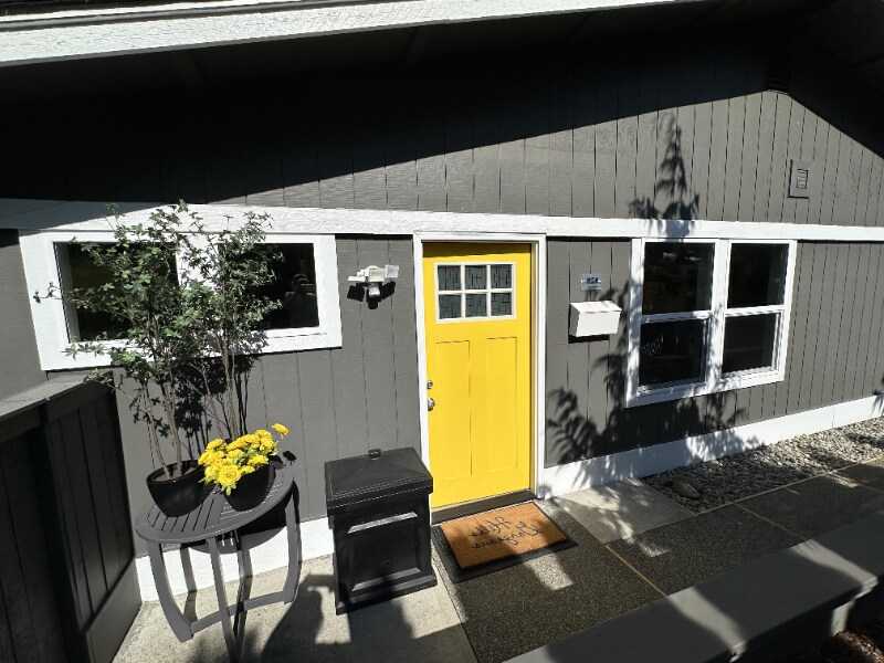 Foto principal - 844 Phoenix St NE