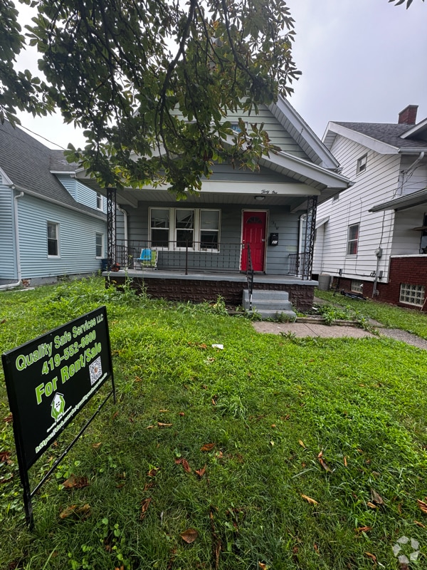 31 W Oakland St
