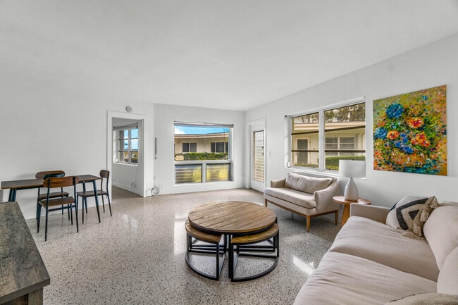 Building Photo - 1191 S Ocean Blvd