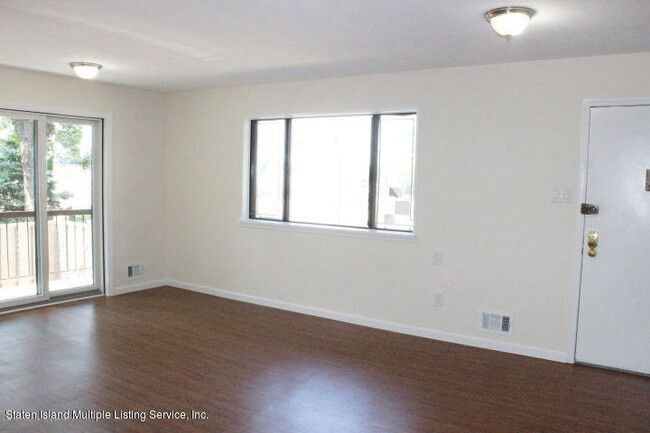 Building Photo - 460 Windham Loop