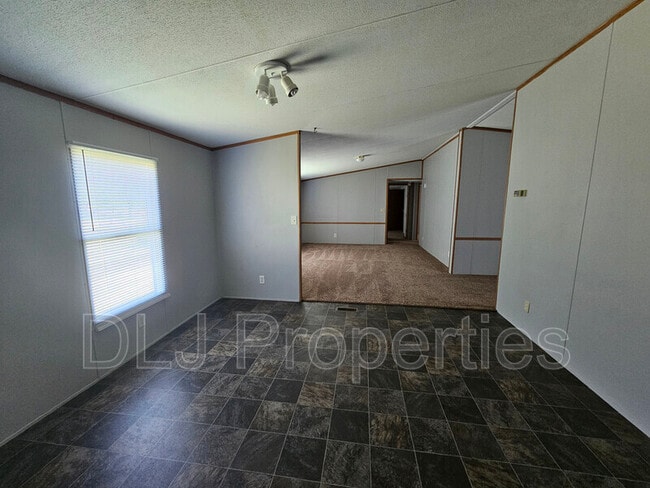 Foto del edificio - 1376 Providence Rd