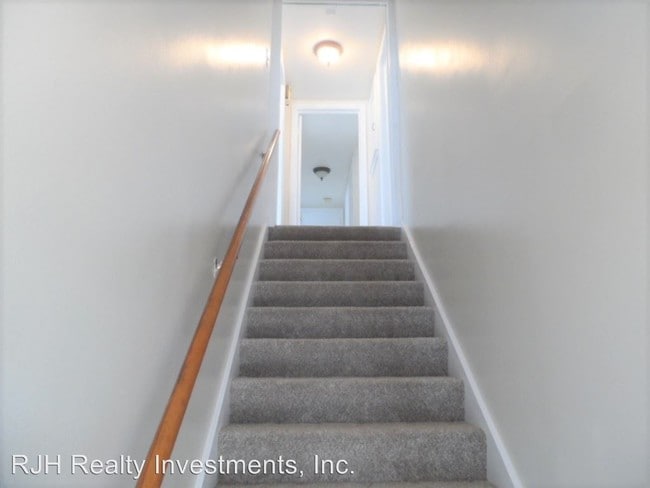 Building Photo - 6527 Avondale Dr