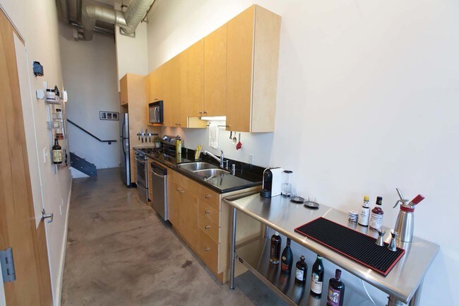 Building Photo - 60 Rausch St