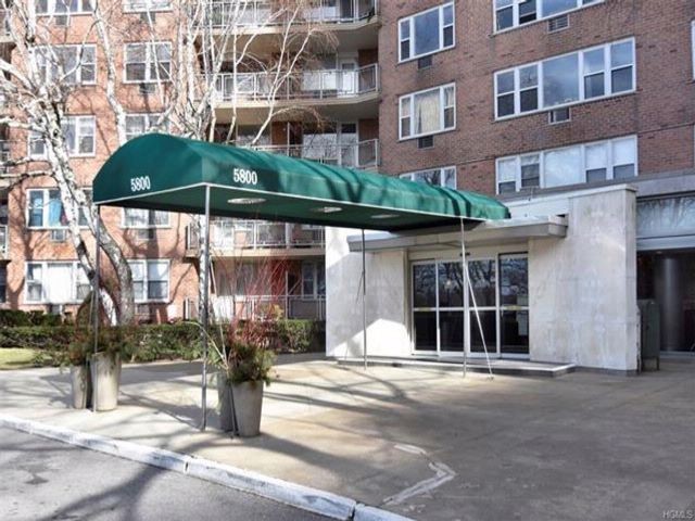 Primary Photo - 5800 Arlington Ave