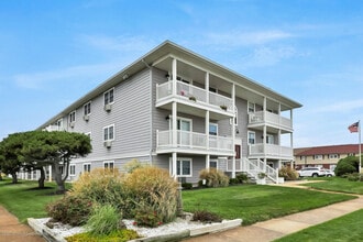 Building Photo - 709 Ocean Ave N
