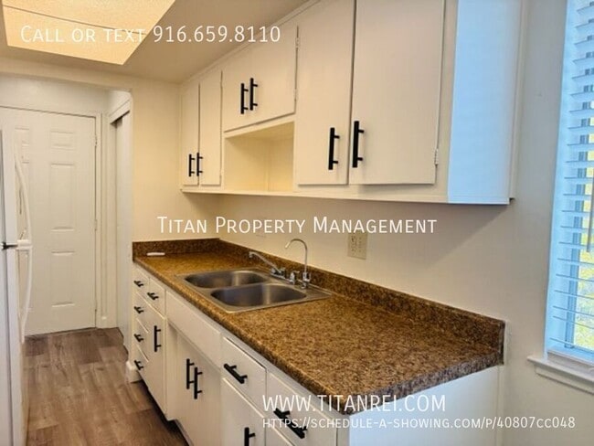 Building Photo - 770 Carro Dr