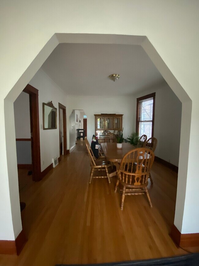 Dining Room - 2629 N Whipple St