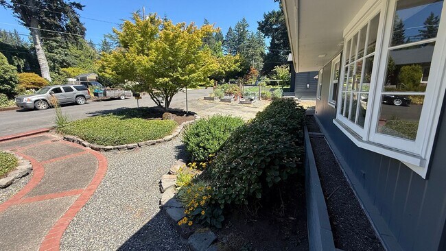 Foto del edificio - 3010 SW Underwood Dr