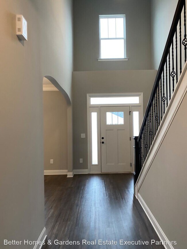 Foto del edificio - 5 br, 3 bath House - 921 Burlington Drive