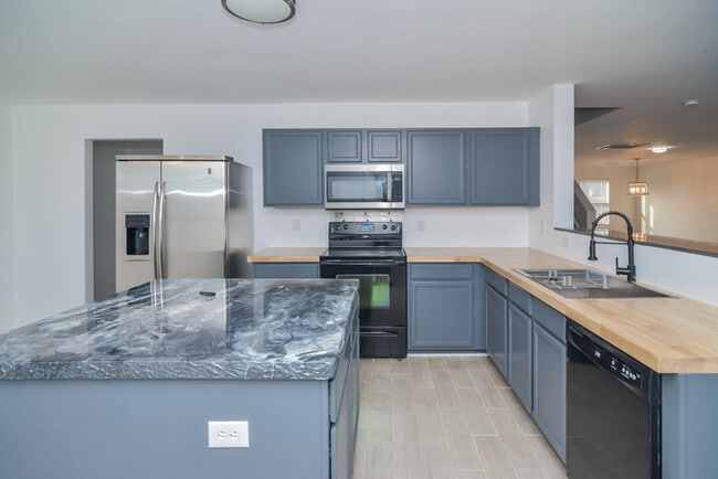 Building Photo - 101 Rein Dance Ln