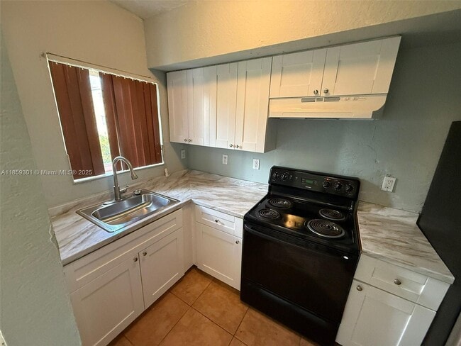 Foto del edificio - 471 NW 83rd St