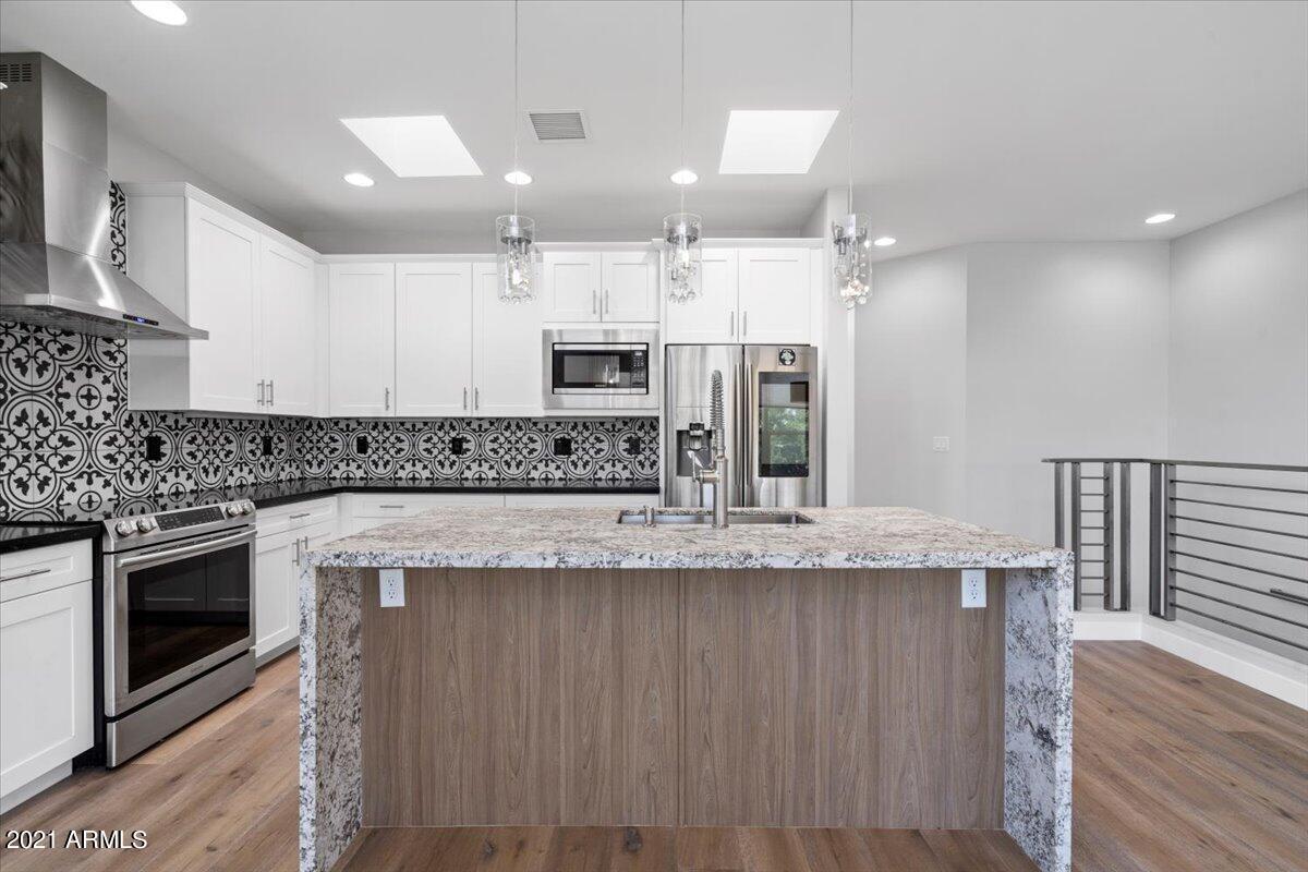 Primary Photo - 1214 W 5th St