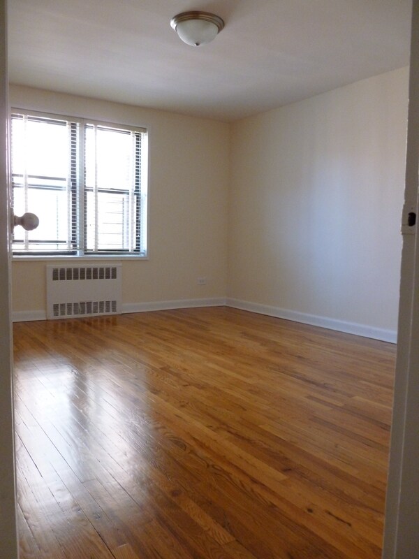 Foto principal - 140-74 34th Ave