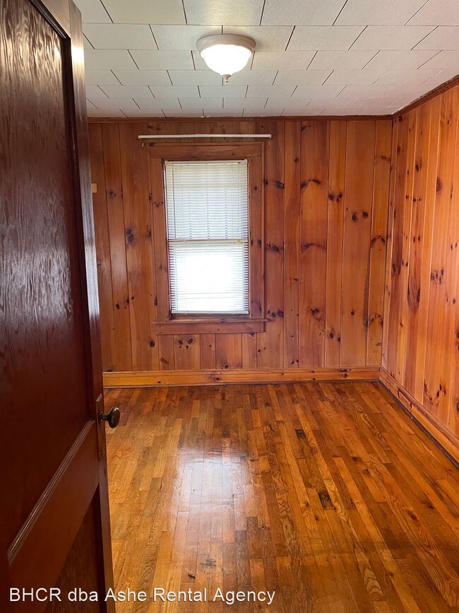 Building Photo - 2 br, 1 bath House - 257 Park Vista Rd.
