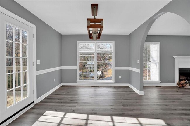 Foto del edificio - 3778 Rivaridge Dr