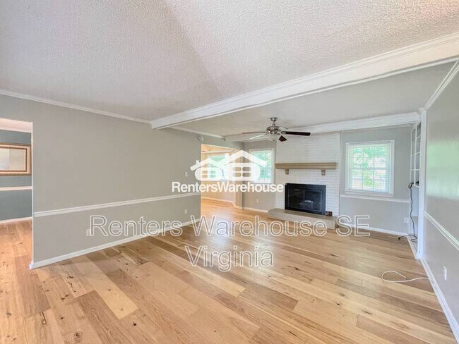 Building Photo - 816 Pin Oak Place