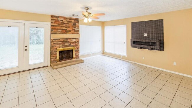 Building Photo - 5203 E Pagewick Dr