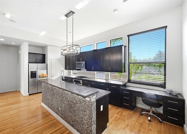 Foto del edificio - 1415 Bonnie Brae St
