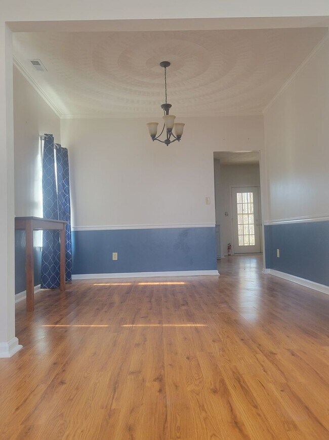Foto del edificio - 3719 Bridlepath Ln
