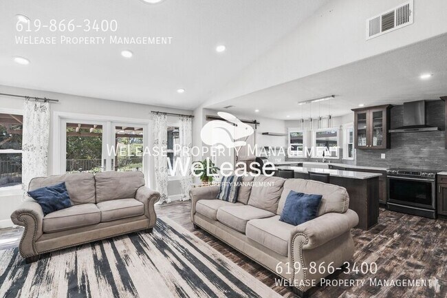 Building Photo - 15147 Avenida Rorras