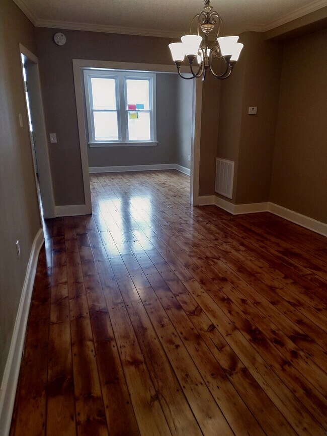 Building Photo - Very Nice 2 bedroom historic Bethlehem (31...