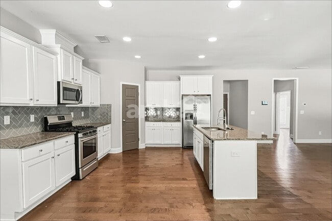 Building Photo - 1150 Victoria Walk Ln