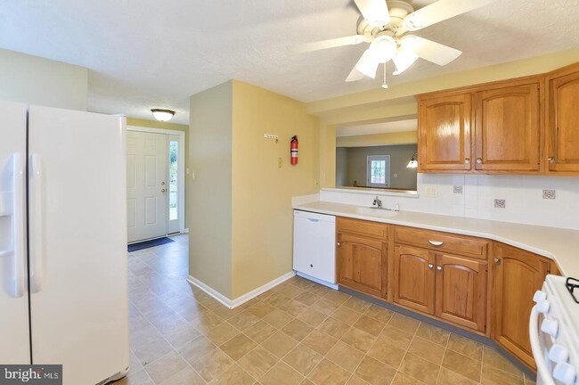 Building Photo - 81 Stoneshire Dr