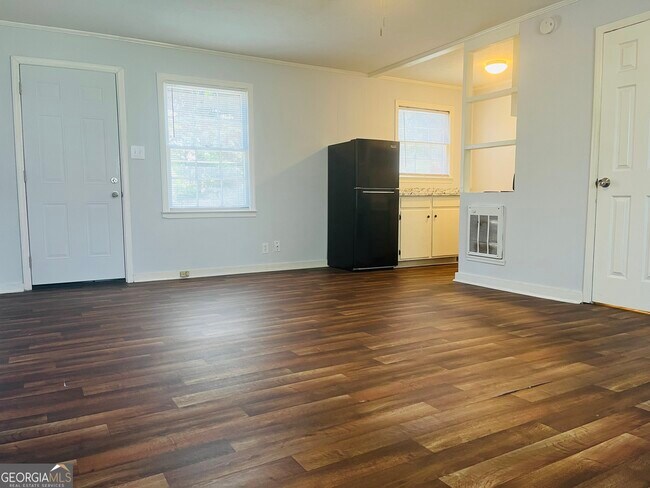 Foto del edificio - 603 W Haralson St