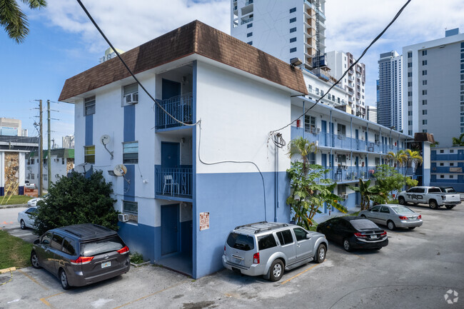 Building Photo - Brickell West Apartments